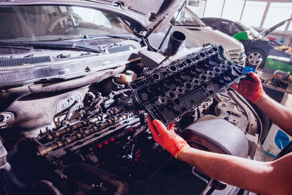 Nettoyage de moteur d’une voiture : les erreurs à éviter 